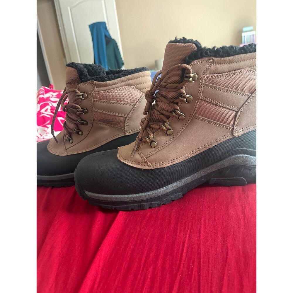 Boots - Picture 7 of 9